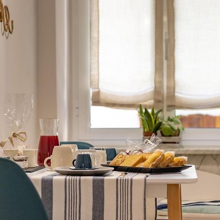 Down Town Blue Apartment La Spezia Buitenkant foto